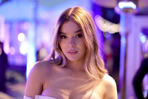 Hailee Steinfeld Nude Leaks OnlyFans Photo 149