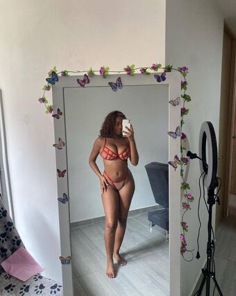 ashly_y Nude Leaks OnlyFans Photo 4