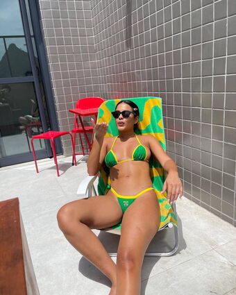 Bella Campos Nude Leaks OnlyFans Photo 17