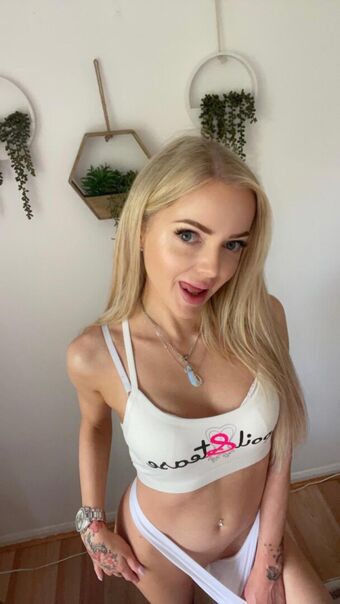 British 00's Porn Nude Leaks OnlyFans Photo 235