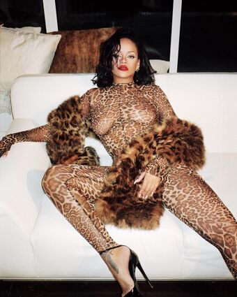 Rihanna Nude Leaks OnlyFans Photo 213