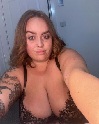 Chloe Hatton Nude Leaks OnlyFans Photo 13