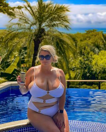 Travelling Hoppy Nude Leaks OnlyFans Photo 4