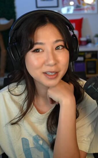 Fuslie Nude Leaks OnlyFans Photo 41