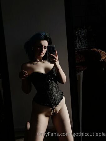 Gothiccutiepie Nude Leaks OnlyFans Photo 24