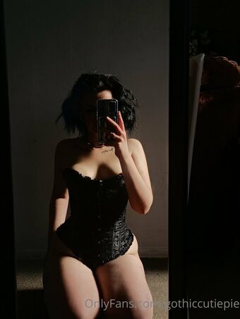 Gothiccutiepie Nude Leaks OnlyFans Photo 29