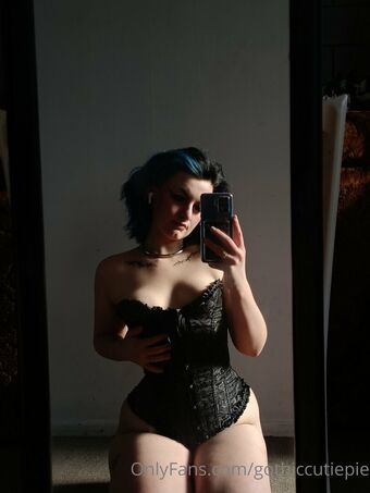 Gothiccutiepie Nude Leaks OnlyFans Photo 28