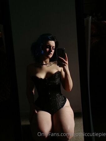 Gothiccutiepie Nude Leaks OnlyFans Photo 31