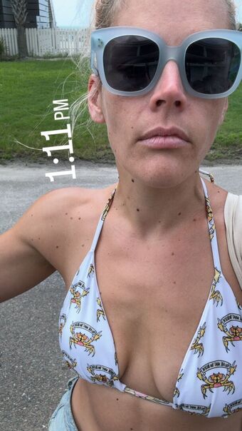 Busy Philipps Nude Leaks OnlyFans Photo 14