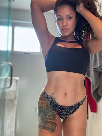 Pearl Gonzalez Nude Leaks OnlyFans Photo 14