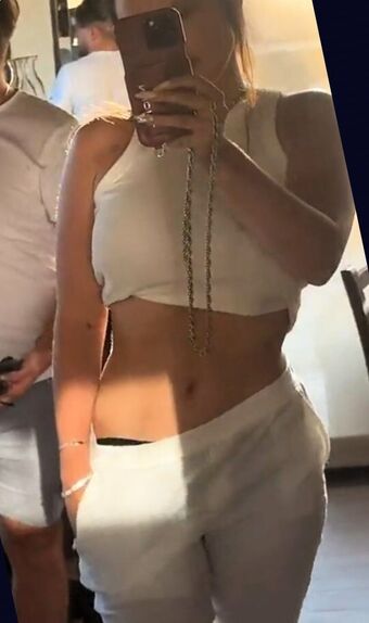 Bella Thorne Nude Leaks OnlyFans Photo 12