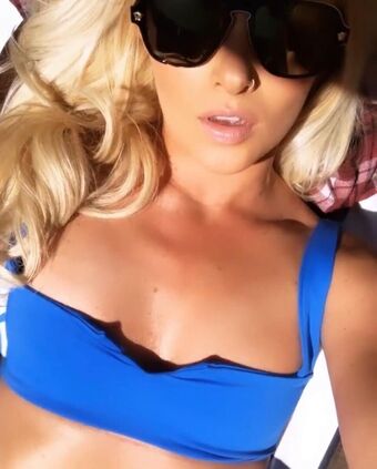 Tomi Lahren Nude Leaks OnlyFans Photo 63