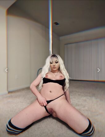 Charlotte Euphoria Nude Leaks OnlyFans Photo 19