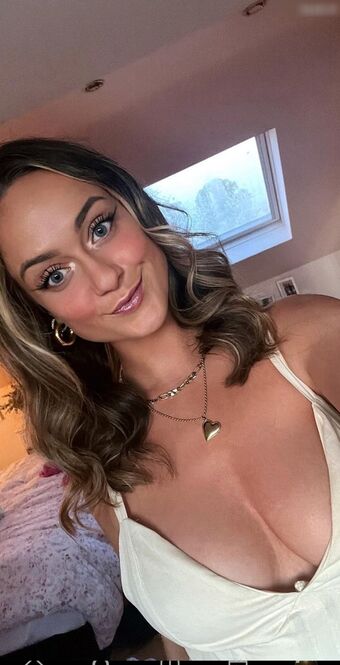 Niamh Cryan Nude Leaks OnlyFans Photo 12