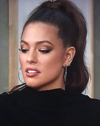 Ashley-graham Nude Leaks OnlyFans Photo 336