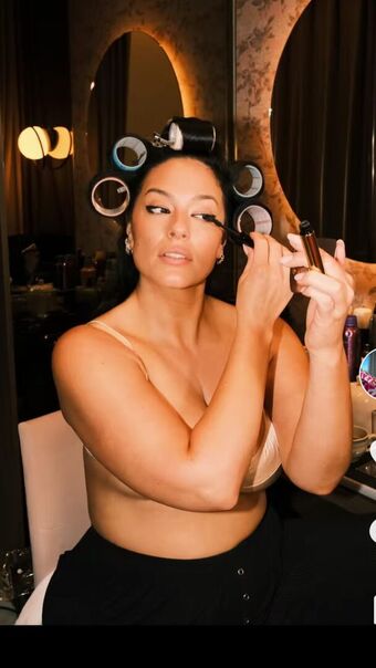 Ashley-graham Nude Leaks OnlyFans Photo 340