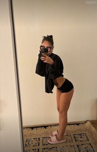 Emmi Pea Nude Leaks OnlyFans Photo 1