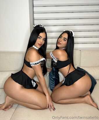 twinsabello Nude Leaks OnlyFans Photo 38