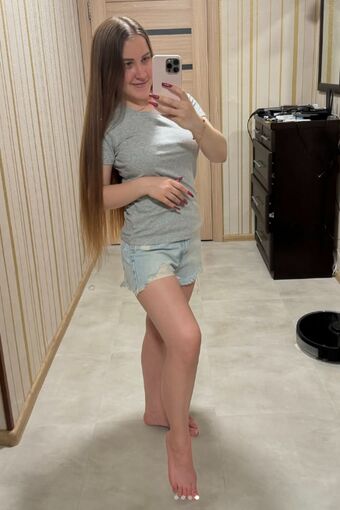 alin_a22 Nude Leaks OnlyFans Photo 1