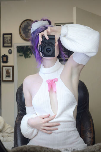 Danielle.mercedie Nude Leaks OnlyFans Photo 5