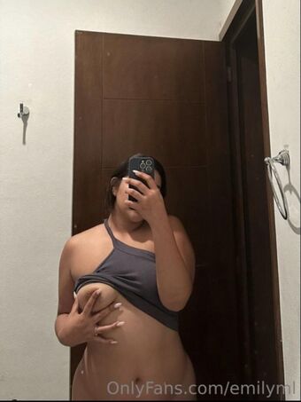 emilyml Nude Leaks OnlyFans Photo 15