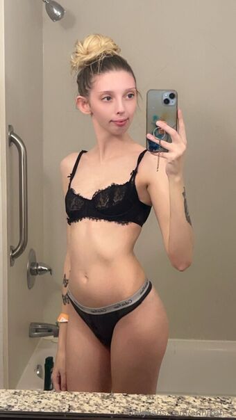 annikah__ Nude Leaks OnlyFans Photo 15