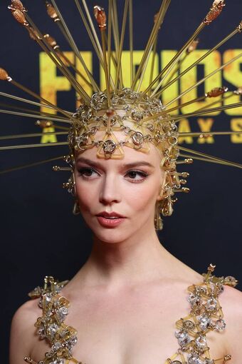 Anya Taylor Nude Leaks OnlyFans Photo 17