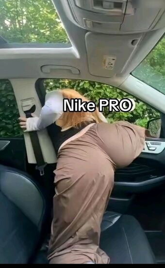 Kennt wer sie? Nude Leaks OnlyFans Photo 3