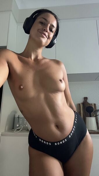 Samantha manovski Nude Leaks OnlyFans Photo 13