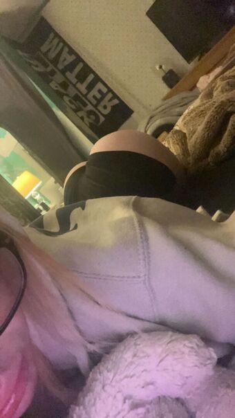 Emmy Moore Nude Leaks OnlyFans Photo 16