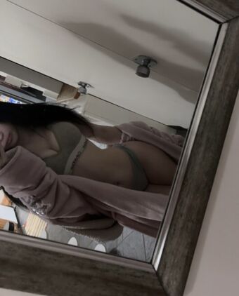 Emmy Moore Nude Leaks OnlyFans Photo 25