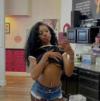 Moonishmia Nude Leaks OnlyFans Photo 1