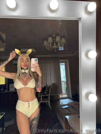 sweetie_mia6_9 Nude Leaks OnlyFans Photo 9