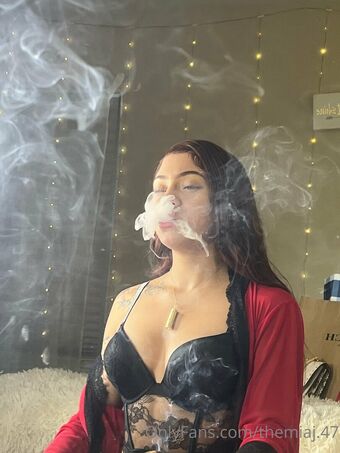 themiaj.47 Nude Leaks OnlyFans Photo 13