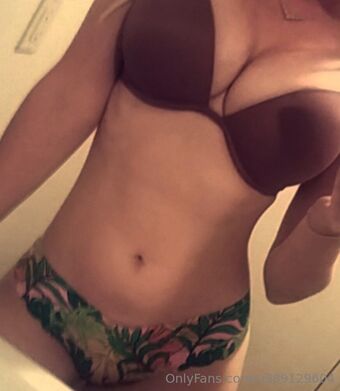 u389129604 Nude Leaks OnlyFans Photo 2