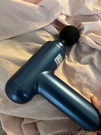 bustyasiancurves Nude Leaks OnlyFans Photo 5