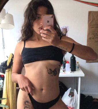 mostcharismaticgurl Nude Leaks OnlyFans Photo 2