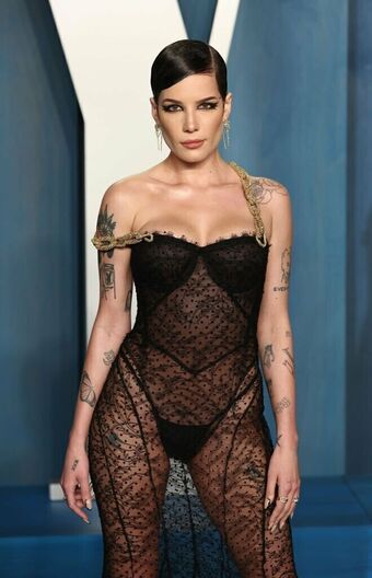 Halsey Nude Leaks OnlyFans Photo 180