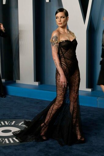 Halsey Nude Leaks OnlyFans Photo 183