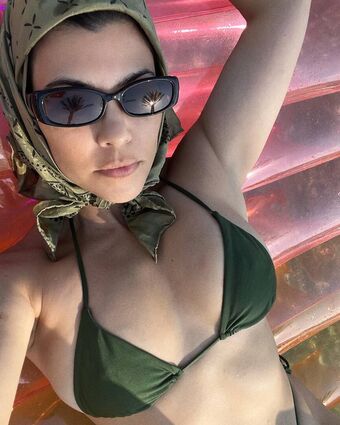 Kourtney Kardashian Nude Leaks OnlyFans Photo 303