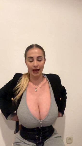 Maria-arreghini Nude Leaks OnlyFans Photo 173