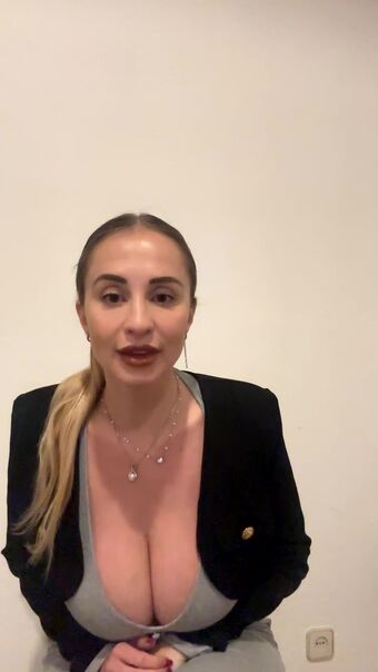 Maria-arreghini Nude Leaks OnlyFans Photo 169