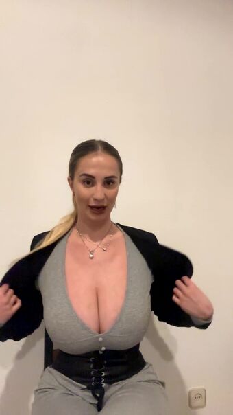 Maria-arreghini Nude Leaks OnlyFans Photo 170