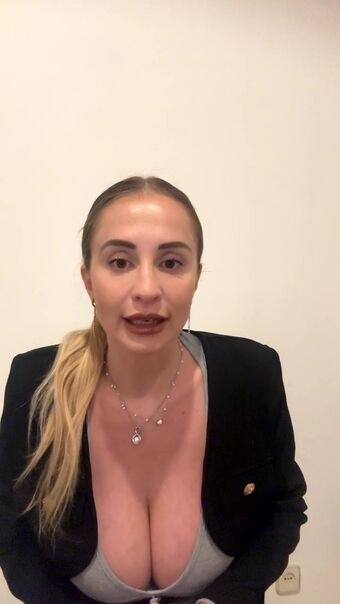 Maria-arreghini Nude Leaks OnlyFans Photo 171