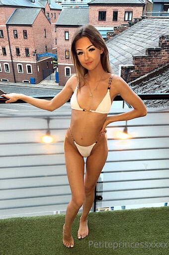 Soph Louise Nude Leaks OnlyFans Photo 16