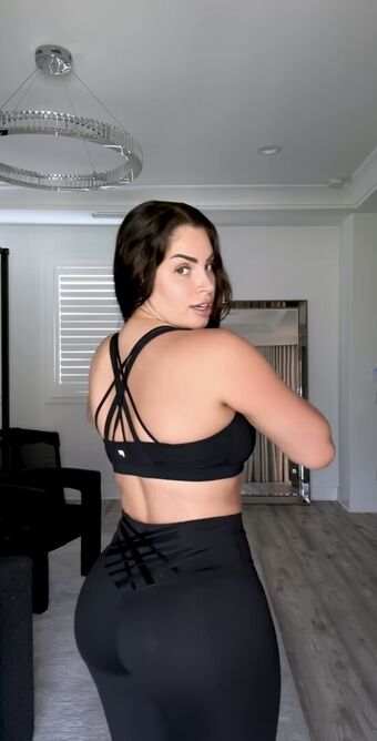 Nazanin Kavari Nude Leaks OnlyFans Photo 30