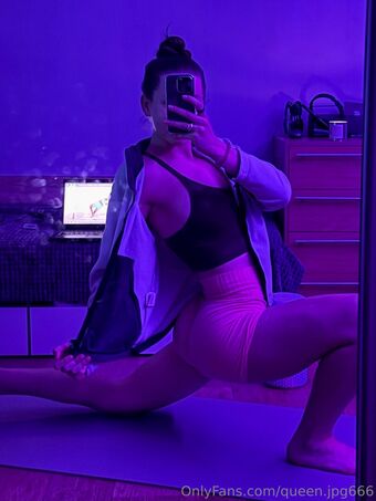 queen.888 Nude Leaks OnlyFans Photo 12