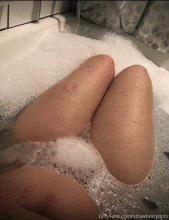 strawberrydots Nude Leaks OnlyFans Photo 1