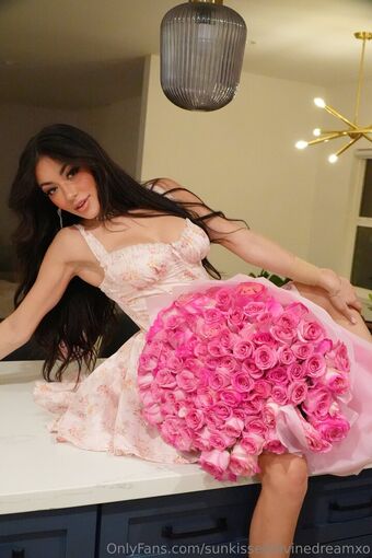 sunkisseddivinedreamxo Nude Leaks OnlyFans Photo 37