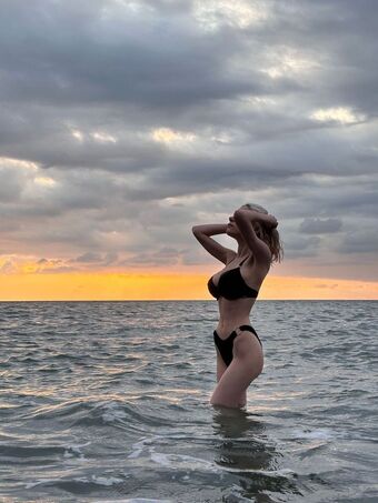 Urloveet Nude Leaks OnlyFans Photo 28